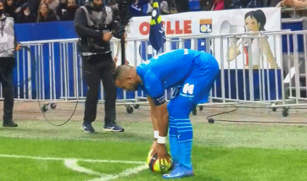 杜兰特中投精准，全场欢呼