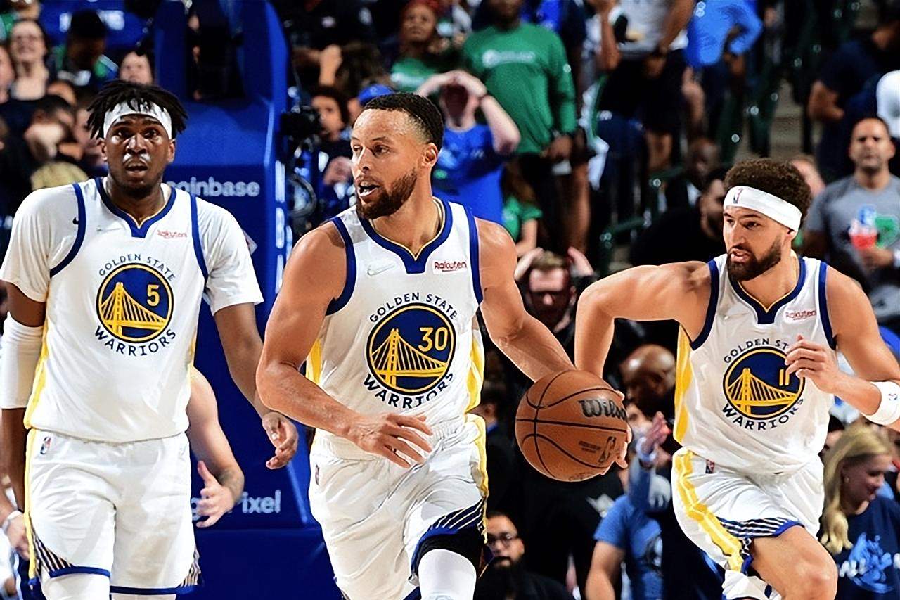 534场，诺伊尔追平伊梅尔并列德甲门将历史出场榜第二位（出战534场，诺伊尔追平伊梅尔，并列德甲门将出场榜次席）