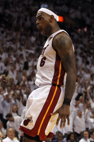 最新消息，国安争冠决定主帅去留，侯森重回首发河南大热不轻敌（最新动态：国安争冠或定主帅去留，侯森回归首发，河南热门不松懈）